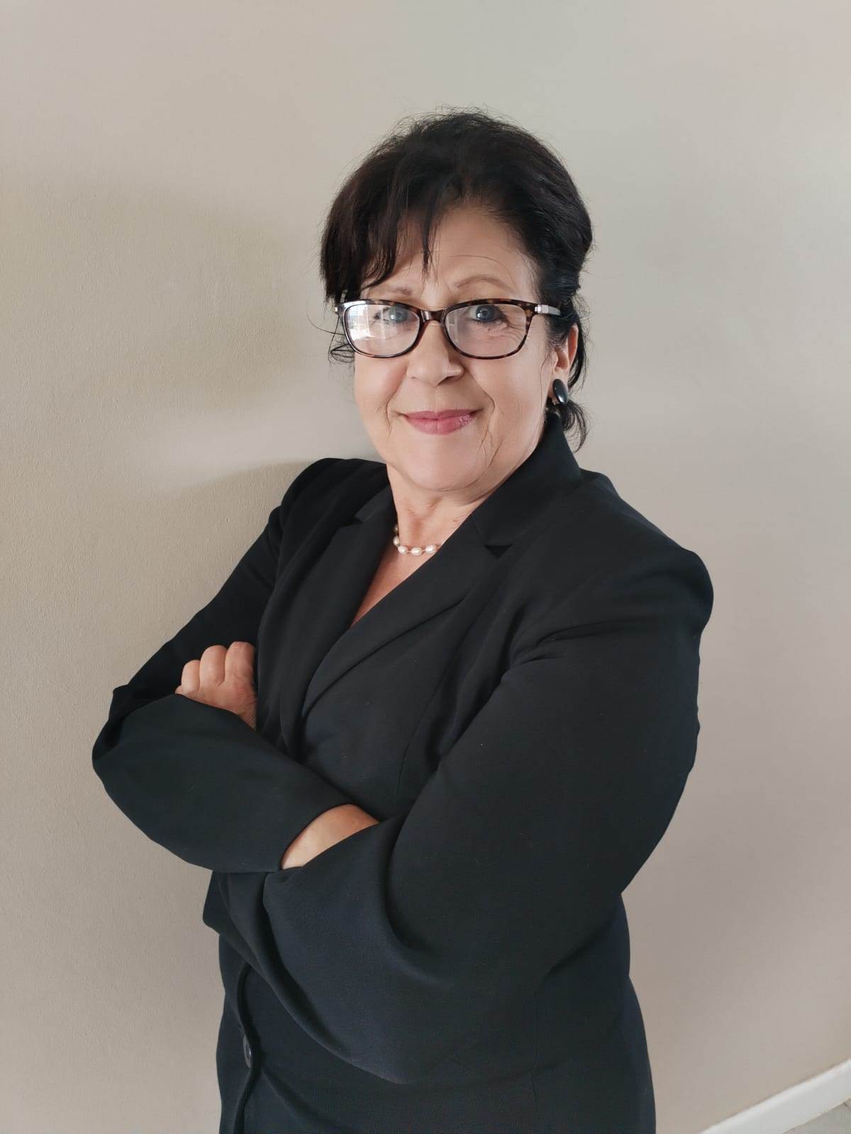 NANIKA STAAN FOTO